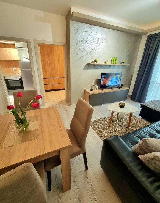 Apartman Rojal Vranje Apartment Bagian luar foto